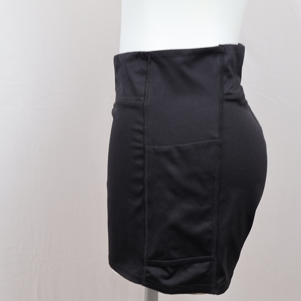 Tek Gear Women's High-Waisted Black Shorts - Picture 4 of 6